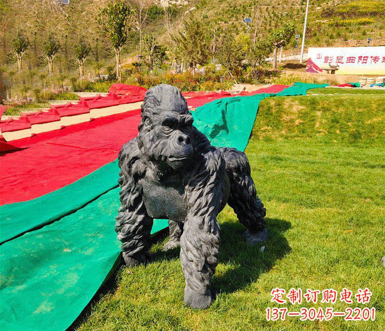 黄冈广场铜雕行走猩猩动物雕塑