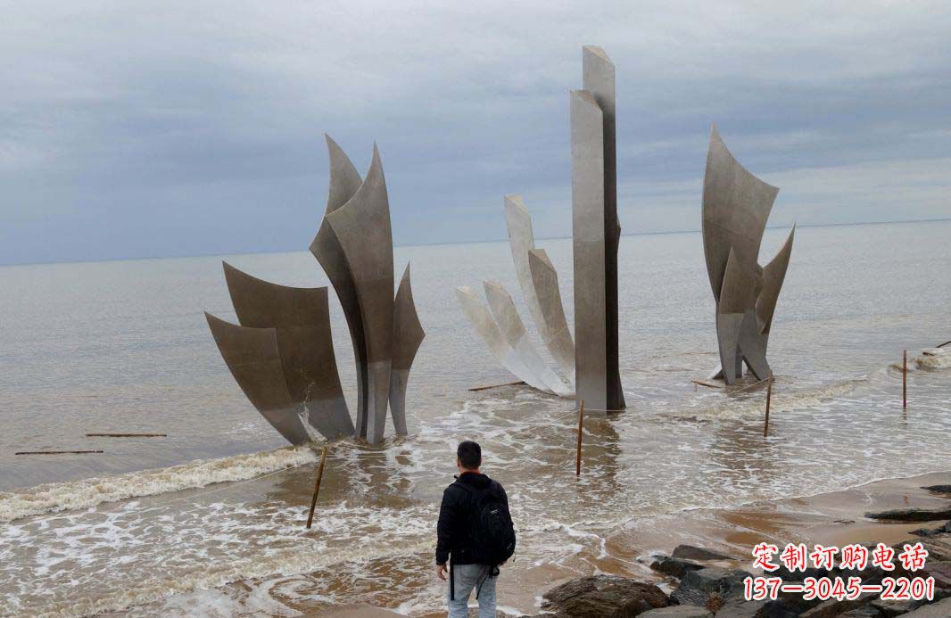 黄冈海边不锈钢船帆景观雕塑