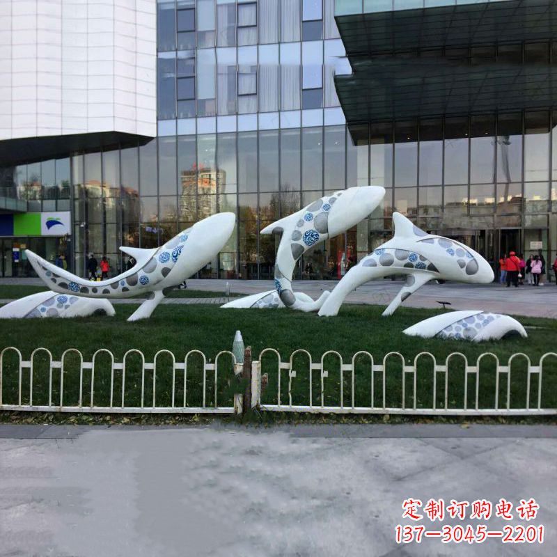 黄冈海豚玻璃钢城市景观雕塑-城市街道绿地装饰动物摆件