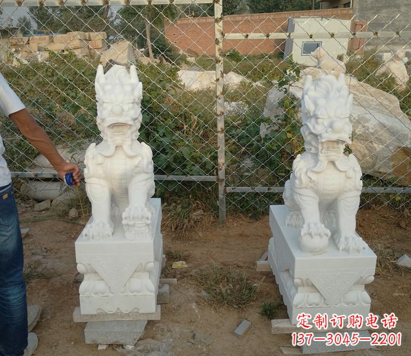 黄冈中领雕塑汉白玉麒麟招财石雕