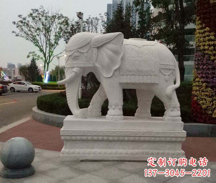 黄冈汉白玉头戴珠宝的大象门口招财石雕