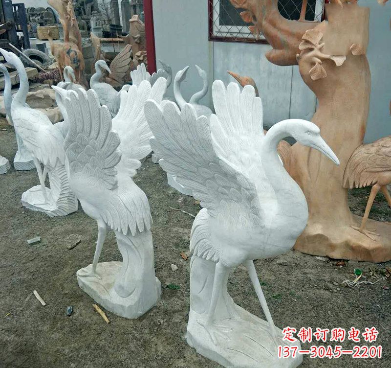 黄冈装点家园的仙鹤石雕