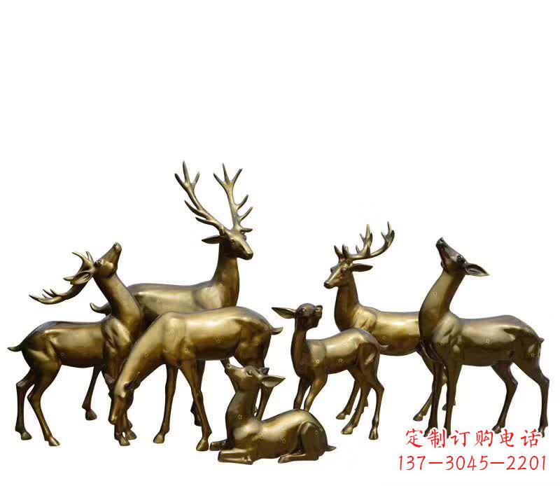 黄冈黄铜色鹿群雕塑