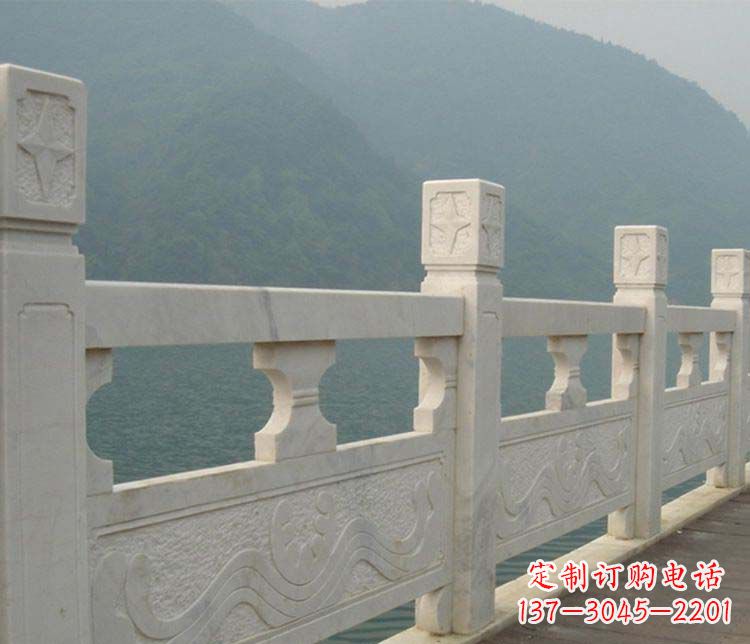 黄冈中领雕塑:景区大理石栏板石雕