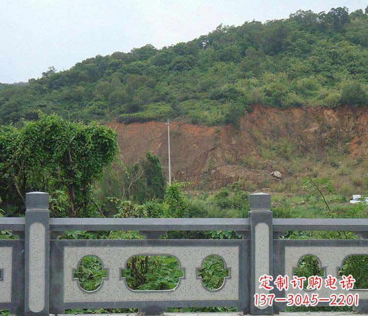 黄冈景区仿古栏板石雕：展现华丽古典风格的雕塑艺术