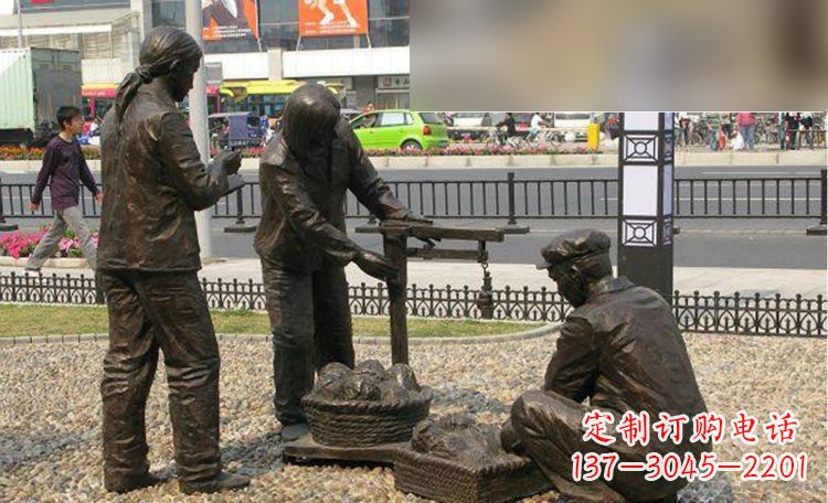 黄冈灵动白菜雕塑生动展现可爱表情