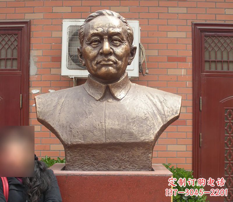 黄冈铜雕李四,与众不同的光头匠艺