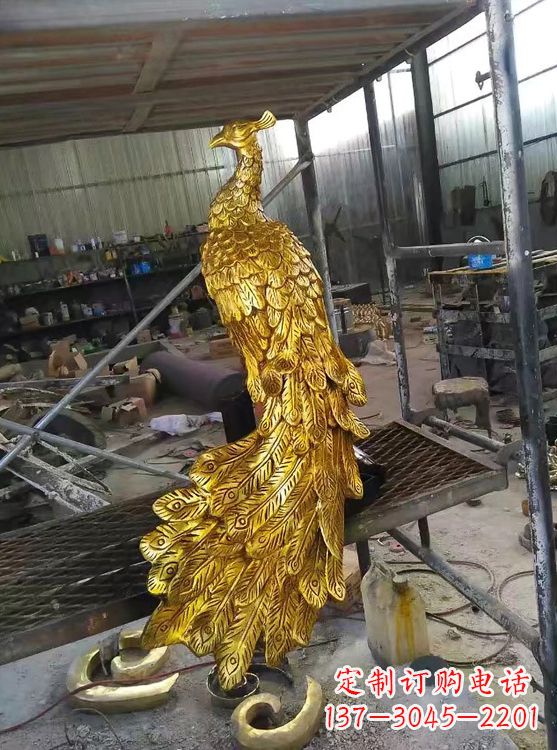 黄冈精工制作的鎏金凤凰雕塑