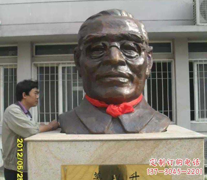 黄冈领雕塑:打造精致头像铜雕