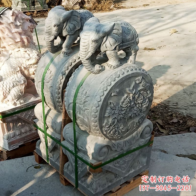 黄冈为您的大门增添重量感-中领雕塑石雕貔貅