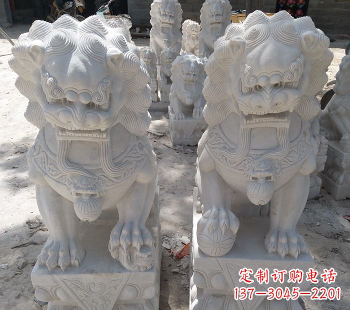 黄冈象征力量的狮子雕塑