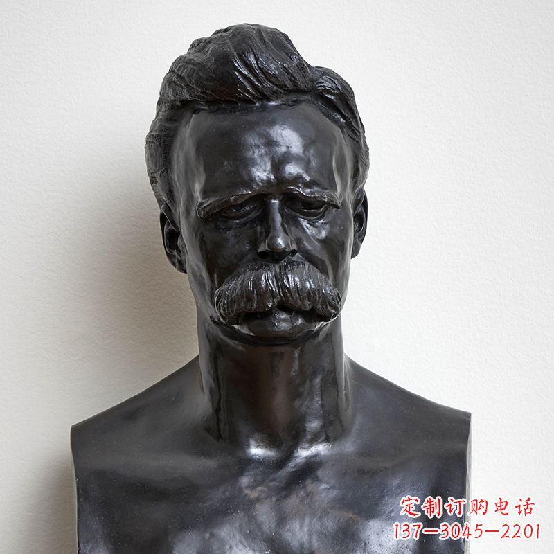 黄冈尼采石雕头像,独特而华丽
