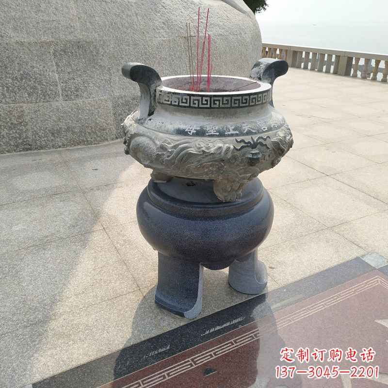 黄冈石雕圆香炉