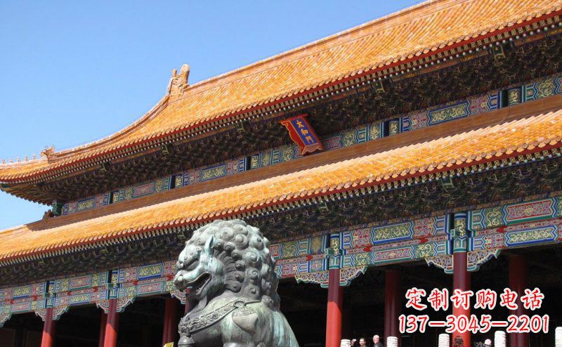 黄冈寺庙门口青铜狮子雕塑