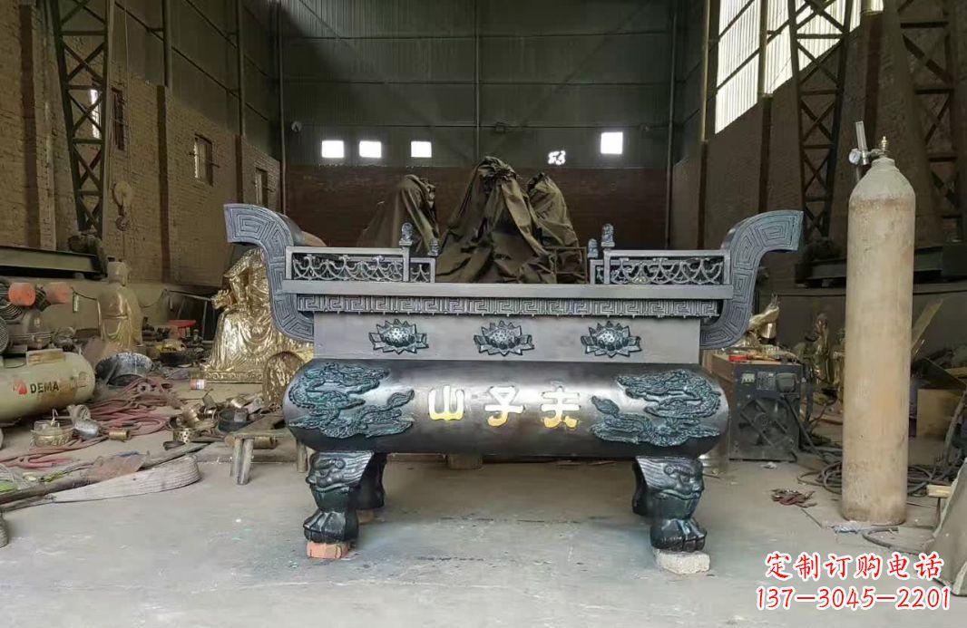 黄冈寺庙香炉铜雕12