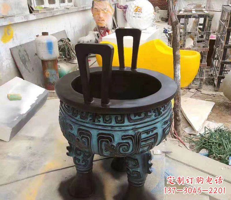 黄冈寺庙圆型铜雕香炉