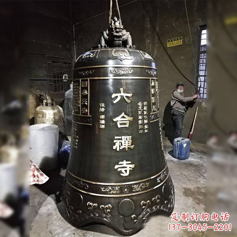 黄冈寺院铸铜铜钟