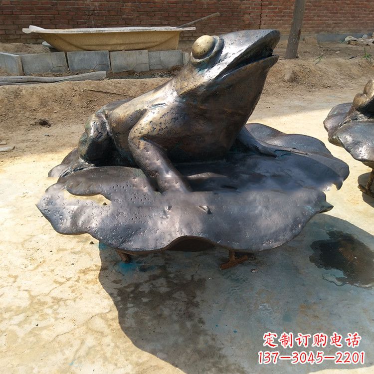 黄冈铜雕青蛙喷水雕塑