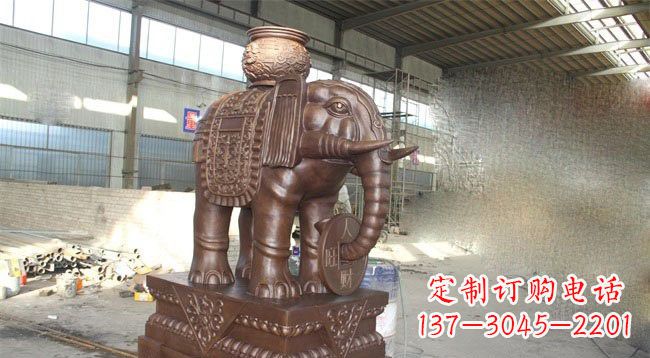 黄冈驮宝大象铜雕
