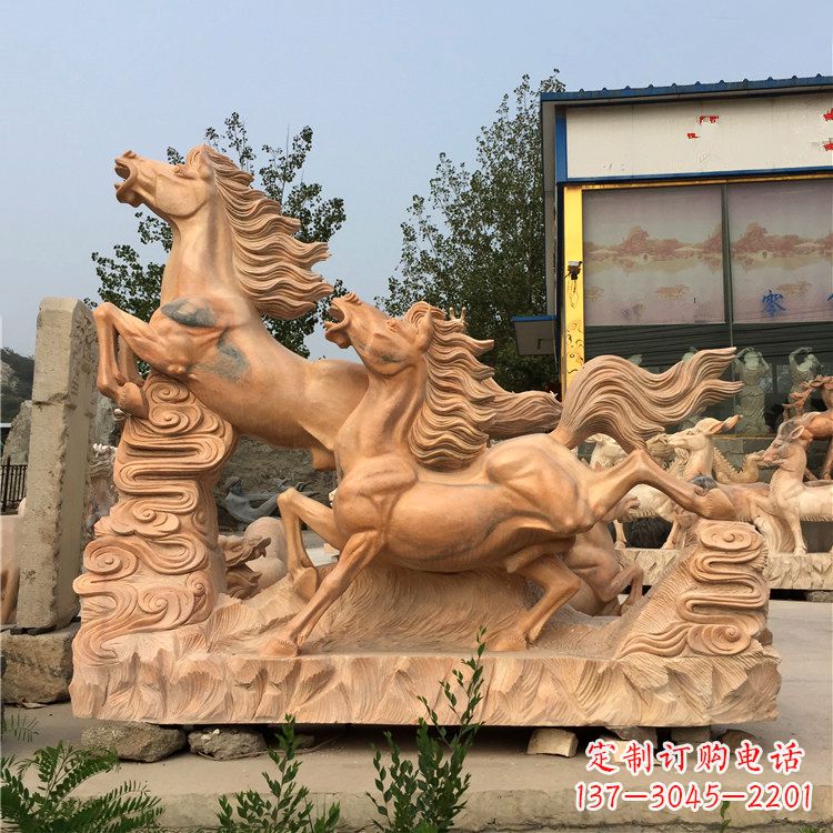 黄冈晚霞红奔马群雕