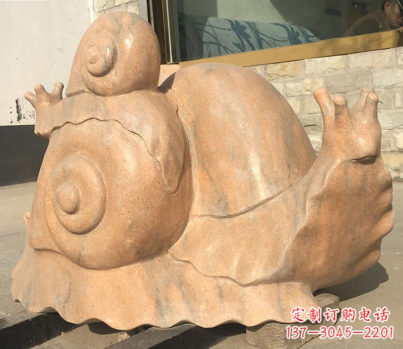 黄冈晚霞红大型蜗牛母子雕塑