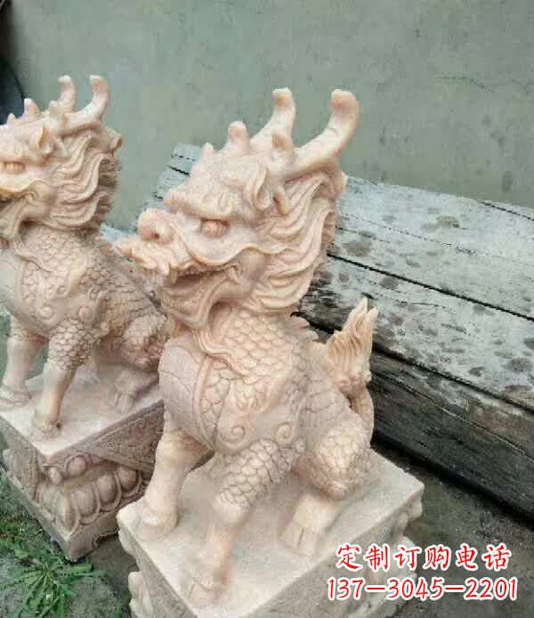 黄冈晚霞红石雕麒麟