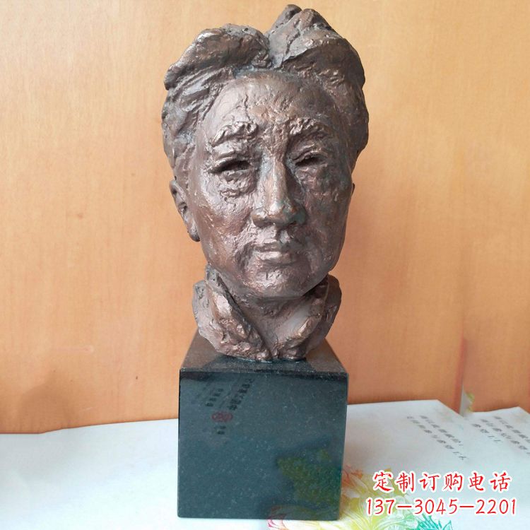 黄冈现代画家徐悲鸿先生头像雕塑