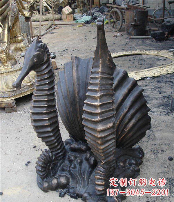 黄冈小区动物海马铜雕 