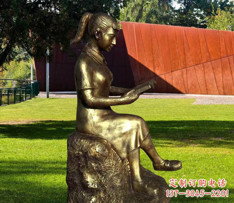黄冈校园看书的女孩铜雕