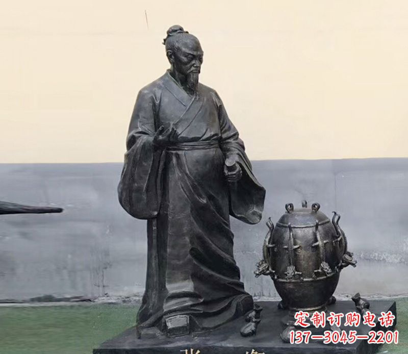 黄冈学校张衡和地动仪铜雕