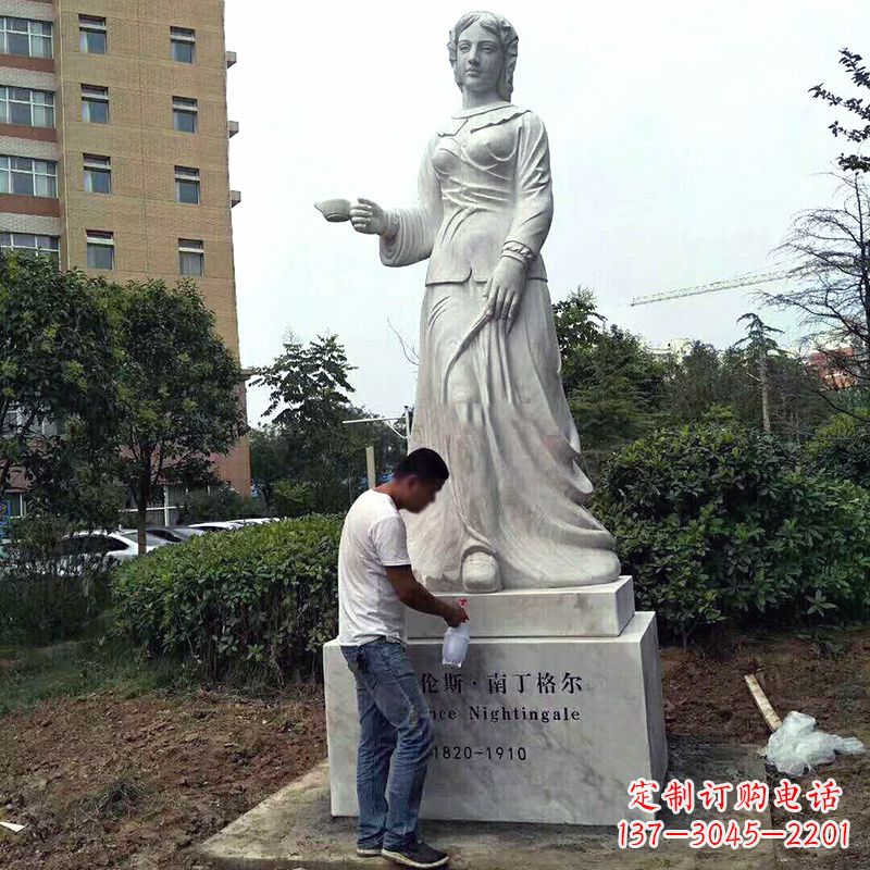 黄冈医院园林提灯天使南丁格尔石雕塑
