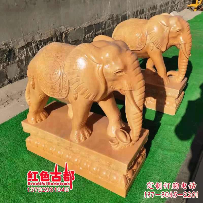 黄冈银行门口的石雕大象