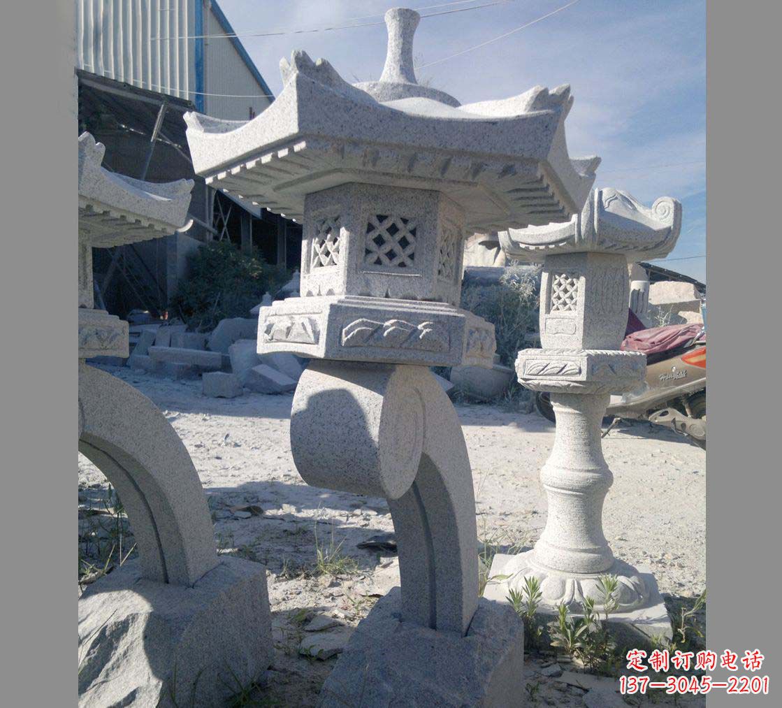 黄冈园林景观草坪石灯雕塑