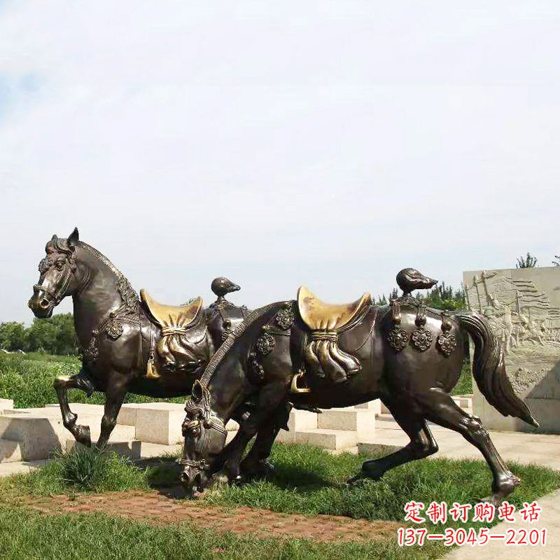 黄冈战马群公园景区动物情景雕塑