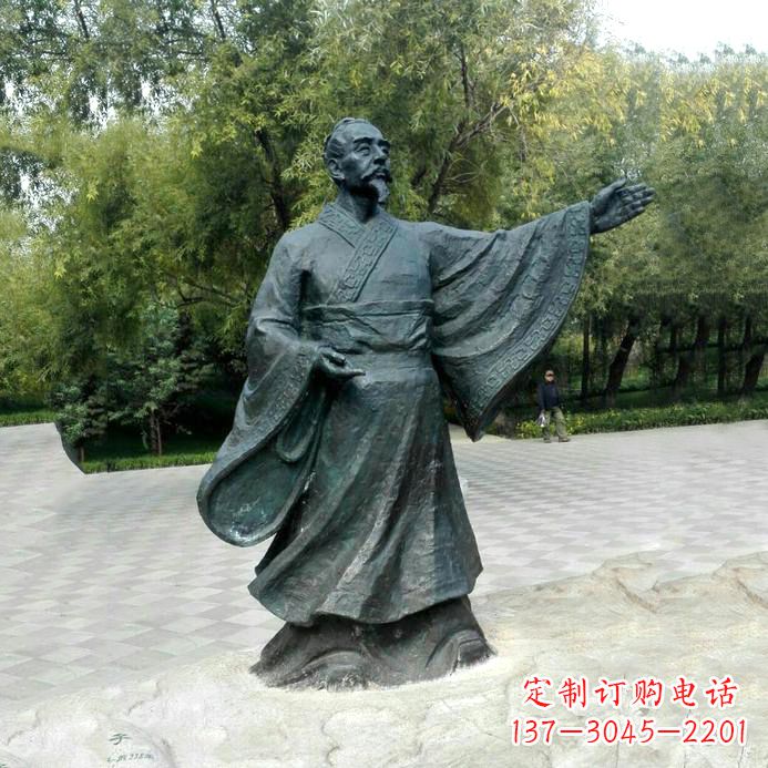 黄冈中国历史名人战国时期儒家学派的代表人物荀子铜雕像