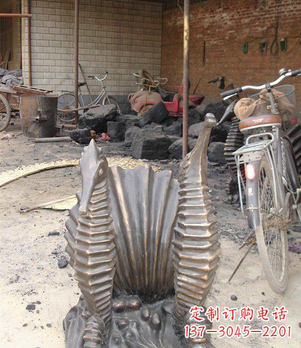 黄冈铸铜海马小区动物铜雕