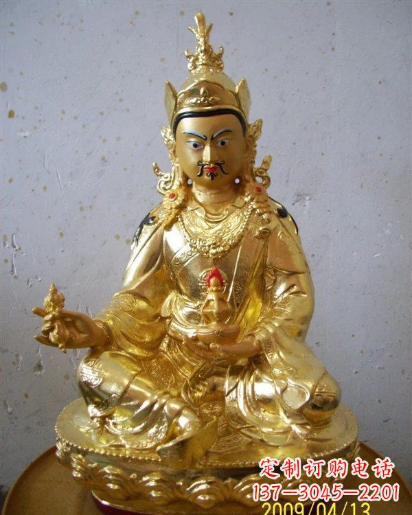 黄冈铸铜贴金藏佛莲花生大士雕塑