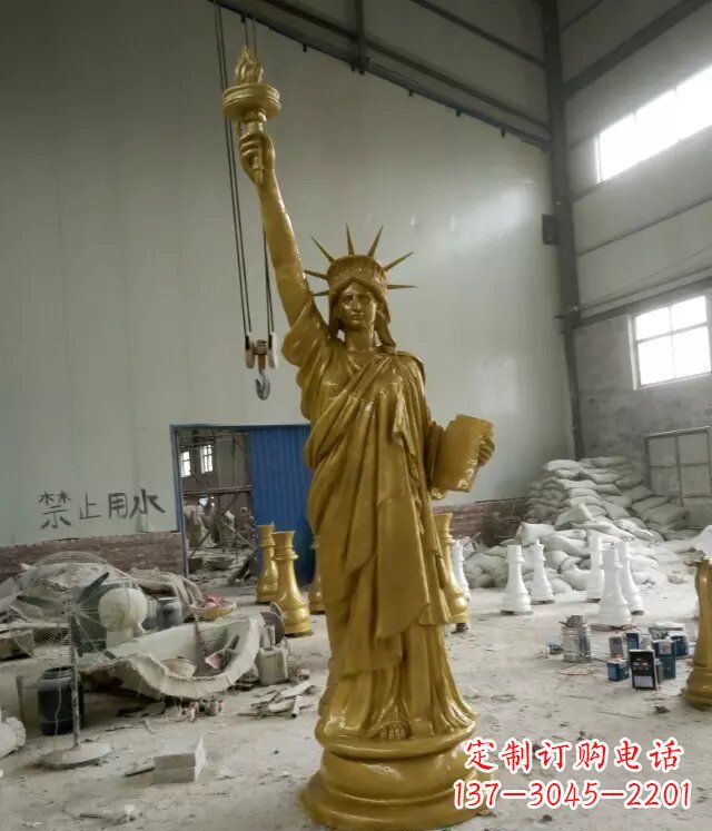黄冈自由女神玻璃钢仿铜人物雕塑