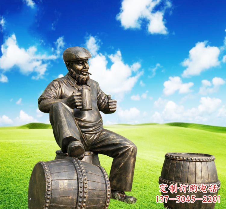 黄冈坐酒桶喝啤酒的西方人物铜雕
